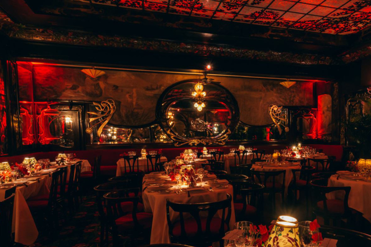 Découvrez 3 restaurants mêlant gastronomie haut de gamme et raffinement. Crédit photo : capture https://maxims-de-paris.com/fr/restaurant-2