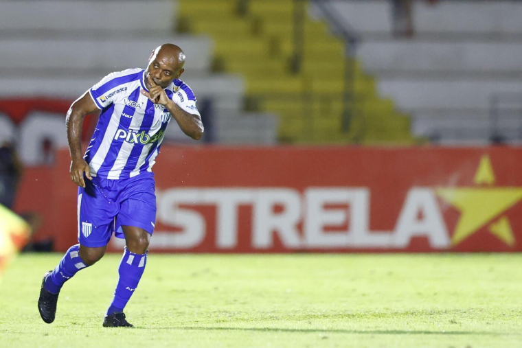 Vágner Love retrouve un club à la veille de ses 41 ans