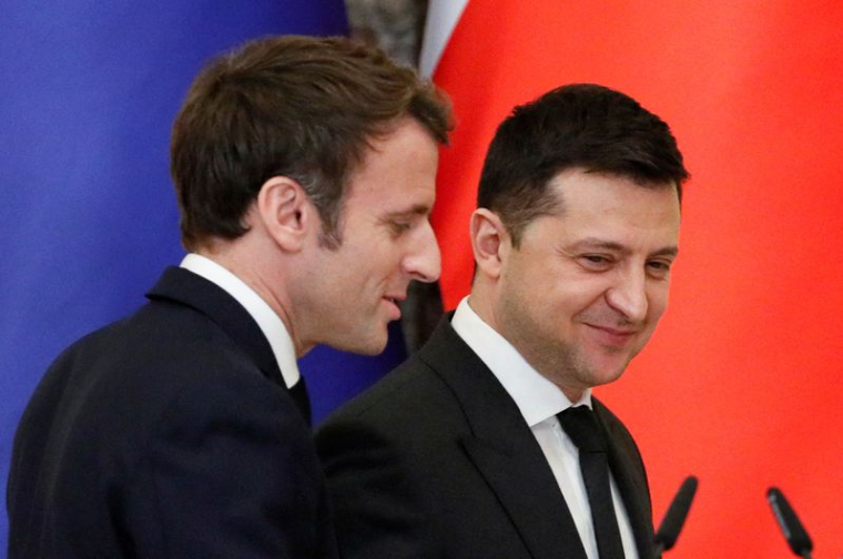 Le président ukrainien Zelensky rencontre le président français Macron à Kiev