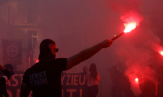 Des membres du groupe d'ultradroite "Comité du 9 mai" lors d'une manifestation, le 10 mai 2025 à Paris ( AFP / GEOFFROY VAN DER HASSELT )