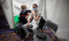 CORONAVIRUS: LA FRANCE PRÉVOIT 3 MLNS DE VACCINATIONS DE PLUS CETTE SEMAINE