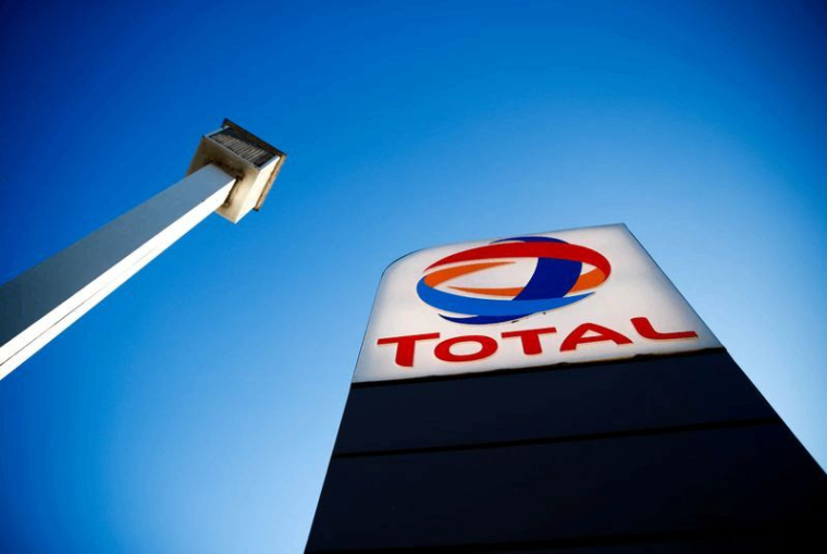 HUTCHINSON (TOTAL) ENVISAGE 3.000 SUPPRESSIONS DE POSTES