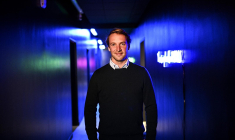 Le co-fondateur de Back Market Thibaud Hug de Larauze pose lors d'une séance photo au siège de son entreprise, à Paris le 5 janvier 2021. ( AFP / CHRISTOPHE ARCHAMBAULT )