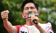 Kim Moon-soo, le candidat à la présidentielle pour le Parti du Pouvoir du Peuple, lors d'un événement de campagne électorale à Séoul le 1er juin 2025, deux jours avant l'élection présidentielle ( AFP / Pedro PARDO )