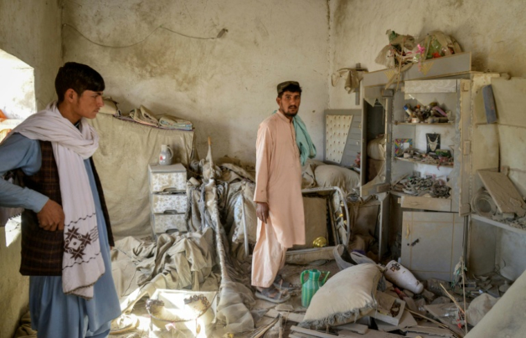 Après une frappe pakistanaise à Spin Boldak, dans le sud de l'Afghanistan, le 15 octobre 2025 ( AFP / Sanaullah SEIAM )