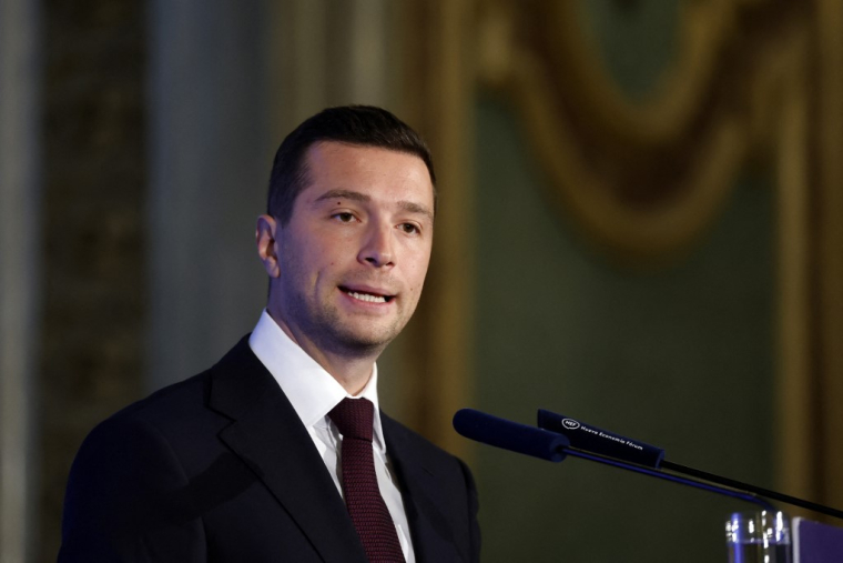 Jordan Bardella à Madrid, en Espagne, le 13 octobre 2026. ( AFP / OSCAR DEL POZO )
