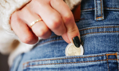 Selon la Banque de France, environ 25% des billets en euros en circulation sont conservés par les Français pour se constituer une réserve.