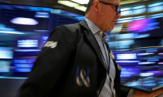 Des traders travaillent à la Bourse de New York