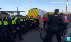 Royaume-Uni: attaques d'hôtels pour migrants, le Premier ministre promet de punir