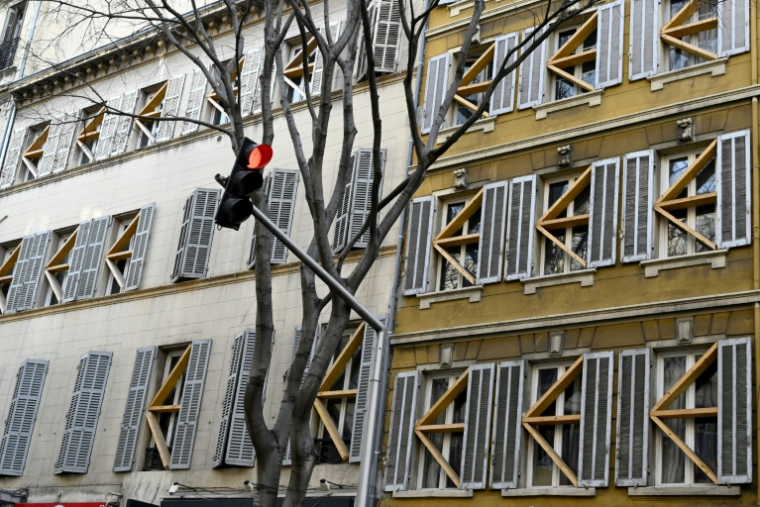 Des immeubles condamnés à Marseille, le 23 février 2021 ( AFP / NICOLAS TUCAT )