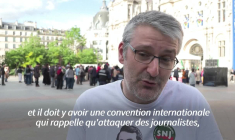 Rassemblement à Paris pour défendre la liberté de la presse