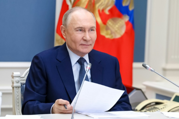 Le président russe Vladimir Poutine au Kremlin, le 29 mai 2025 à Moscou ( POOL / Alexander KAZAKOV )
