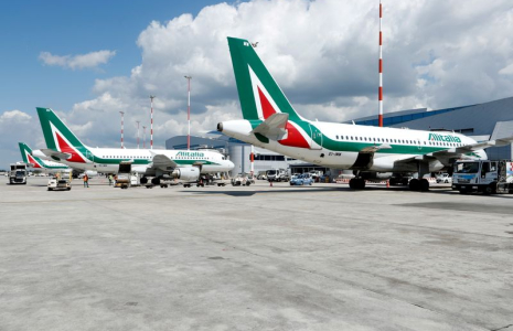 FEU VERT DE BRUXELLES POUR ITA, MAIS ALITALIA DOIT REMBOURSER 900 MILLIONS D'EUROS D'AIDES