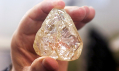"DIAMANT DE LA PAIX" VENDU POUR 6,5 MILLIONS DE DOLLARS