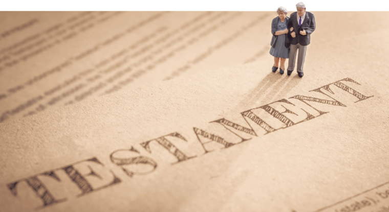 Rédiger un testament devant notaire permet de consigner sans ambiguïté ses dernières volontés pour transmettre son patrimoine. (© Shutterstock)