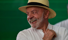 Le président brésilien Lula visite un hopital de Rio de Janeiro, le 28 juillet 2026 ( AFP / Pablo PORCIUNCULA )