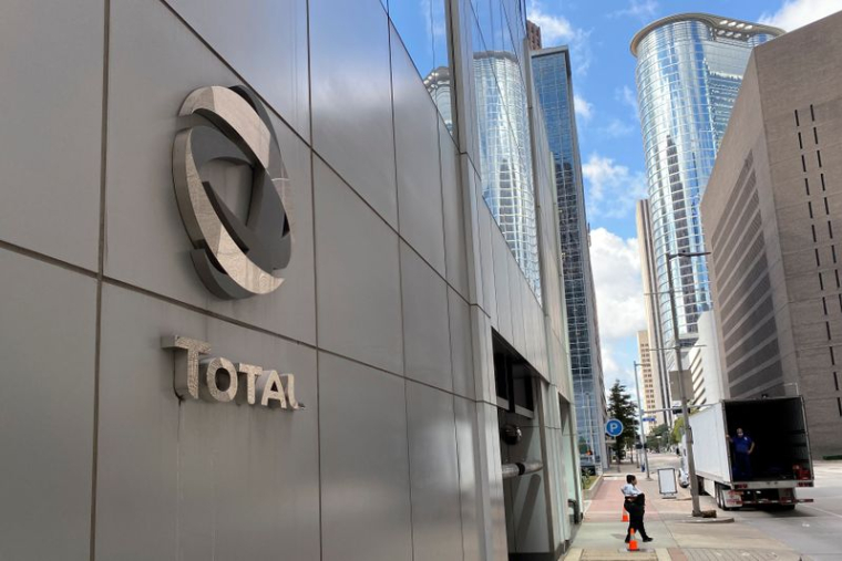 TOTAL PRÉPARE UN PLAN DE DÉPARTS VOLONTAIRES EN FRANCE
