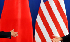 Le président chinois Xi Jinping rencontre le secrétaire américain au Trésor, Jack Lew, à Pékin