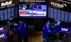 Des traders travaillent à la Bourse de New York (NYSE) à New York.