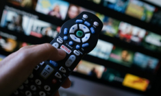 Malgré une croissance ininterrompue, Netflix enregistre un coup de frein à sa rentabilité ( AFP / Chris DELMAS )