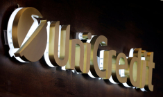 UNICREDIT SOUHAITE S'ALLÉGER DANS LE COURTIER EN LIGNE FINECOBANK