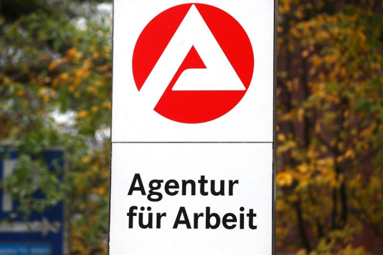 ALLEMAGNE: LE CHÔMAGE BAISSE PLUS QUE PRÉVU EN AOÛT