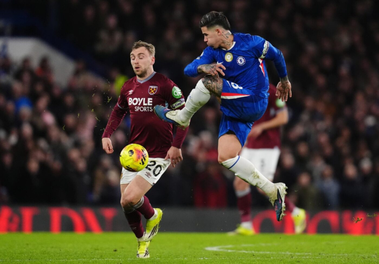 Chelsea mené de deux buts, mais Liam Rosenior toujours invaincu !