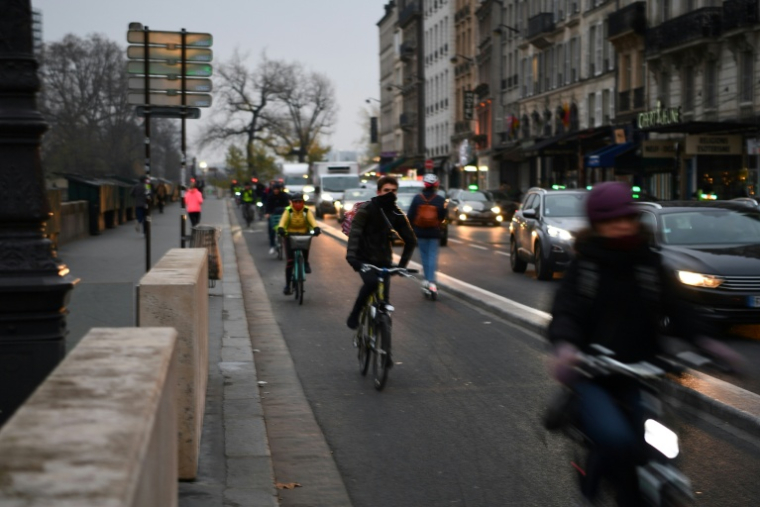 Le bruit, notamment celui des transports, apparaît de plus en plus comme une préoccupation pour le bien-être mental des plus jeunes ( AFP / CHRISTOPHE ARCHAMBAULT  )