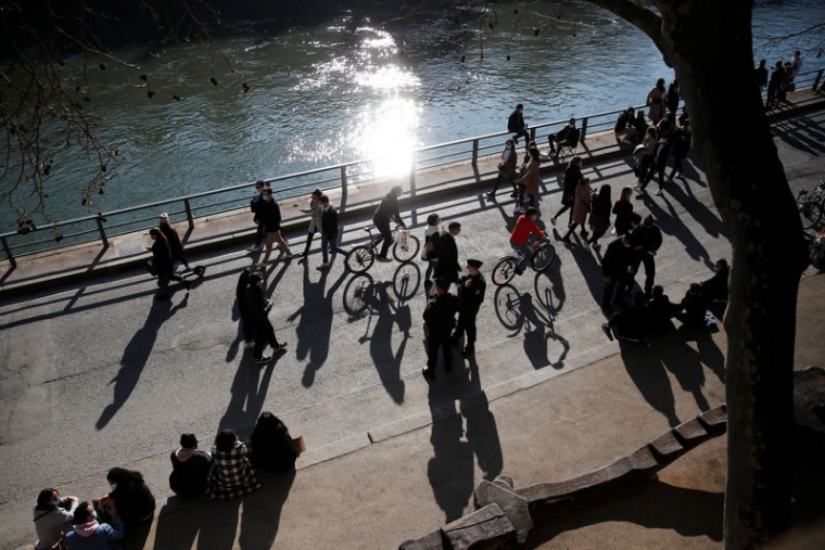 CORONAVIRUS: LA FRANCE RECENSE 4.703 NOUVEAUX CAS EN 24 HEURES