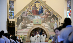 Le pape Léon XIV célèbre une messe à la basilique Sainte-Marie-des-Anges lors d'une visite pastorale à Assise, le 6 août 2026 ( AFP / Filippo MONTEFORTE )