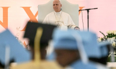 Le pape Léon XIV rend visite au personnel et aux patients de l'hôpital psychiatrique "Jean Pierre Olie" à Malabo, en Guinée équatoriale, le 21 avril 2026 ( AFP / Alberto PIZZOLI )