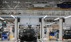Le ministre allemand de l'Economie Robert Habeck visite une usine Volkswagen à Emden