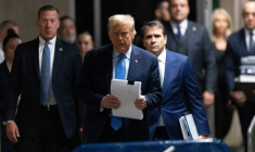 Le procès pénal de l'ancien président américain Trump, accusé d'avoir falsifié des documents commerciaux, se poursuit à New York