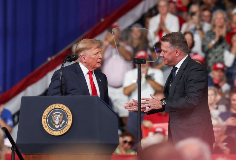 Donald Trump et le PDG d'Audi AG, Gernot Dollner à un rassemblement