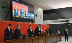 Le juge Paolo Lepri (c) prononce le verdict concernant l'effondrement du pont Morandi en 2018, au tribunal de Gênes, le 16 juillet 2026 en Italie ( AFP / Marco BERTORELLO )