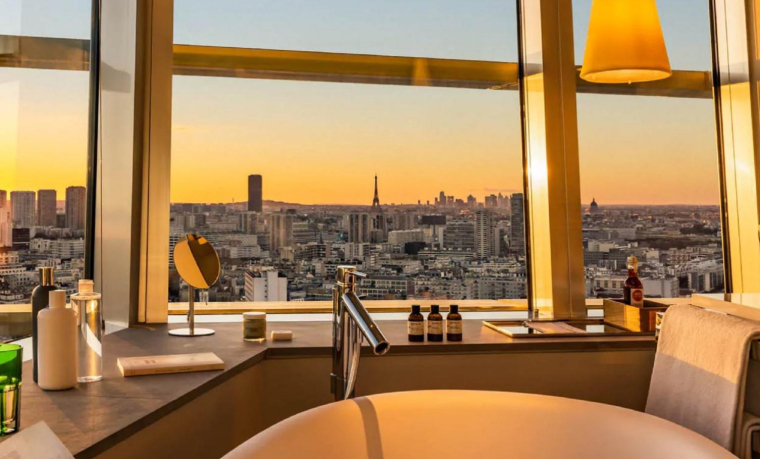 Ce nouvel hôtel offre une vue à couper le souffle. ( crédit photo : Capture d’écran site https://toohotel.com/ )