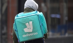 Un livreur de Deliveroo à vélo à Londres