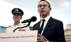 Le ministre de l'Intérieur Bruno Retailleau lors d'une visite au commissariat du 20e arrondissement de Paris le 24 juillet 2025 ( AFP / Thibaud MORITZ )