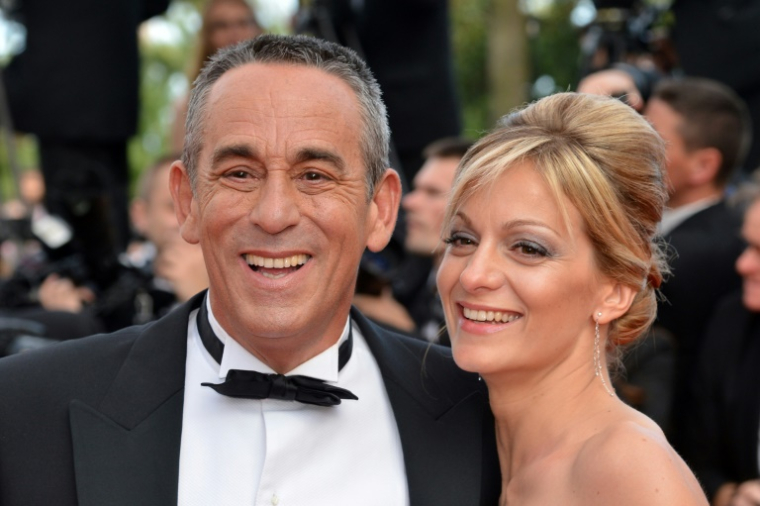 Le journaliste français Thierry Ardisson et son épouse la journaliste française Audrey Crespo-Mara, arrivent pour la projection de "Lawless" présenté en compétition au 65e festival du film de Cannes le 19 mai 2012 à Cannes ( AFP / Alberto PIZZOLI )