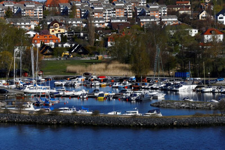 CORONAVIRUS: LA SUÈDE DURCIT LES RESTRICTIONS POUR ÉVITER UNE NOUVELLE VAGUE
