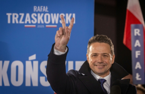 Le maire de Varsovie Rafal Trzaskowski, le 11 avril 2025, à Konskie, en Pologne ( AFP / Wojtek RADWANSKI )