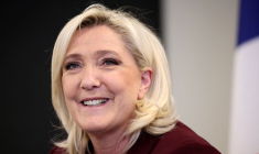 "N'AYEZ PAS PEUR", DIT MARINE LE PEN AUX ÉLECTEURS FRANÇAIS
