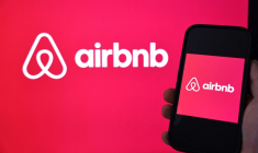 En Espagne, les plateformes de location de courte durée comme Airbnb suscitent un vif débat, surtout dans les grandes villes touristiques, où de nombreux habitants leur reprochent de contribuer à la flambée des loyers ( GETTY IMAGES NORTH AMERICA / MARIO TAMA )