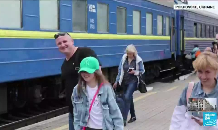 Ukraine : un train évacue les derniers civils restés dans le Donbass vers l'ouest du pays