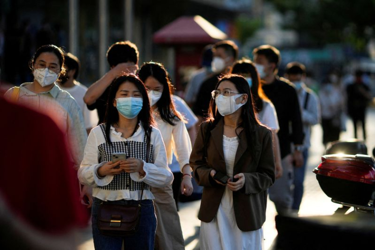 CHINE: L'ACTIVITÉ DES SERVICES À UN PIC DE PRÈS D'UN AN