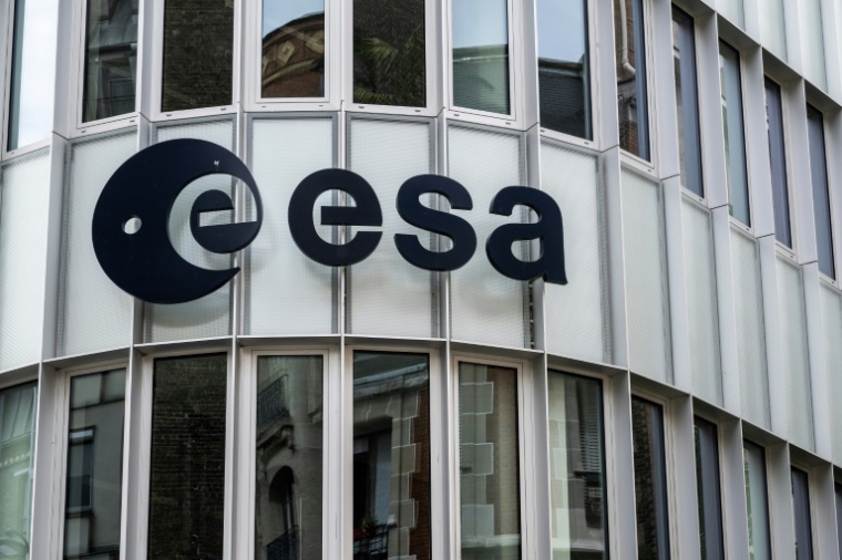 Le logo de l'Agence spatiale européenne (Esa) à Paris, le 23 juillet 2025 ( AFP / Hugo MATHY )