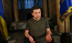 ZELENSKI ACCUSE POUTINE DE VOULOIR DÉTRUIRE L'UKRAINE, LE CONGRÈS AMÉRICAIN L'OVATIONNE