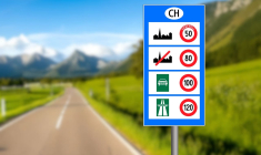 (Avant de partir en vacances en Europe, étudiez les règles du code de la route du pays de destination pour éviter les amendes ! - Visuel Adobe Stock)