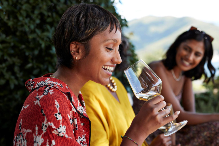 Les vignobles pittoresques du Jura, où tradition et terroir se rencontrent pour produire des vins uniques, offrent des opportunités d'investissement prometteuses.