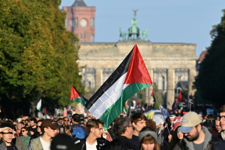 Manifestation demandant la fin de la guerre à Gaza, le 27 septembre 2025 à Berlin ( AFP / RALF HIRSCHBERGER )